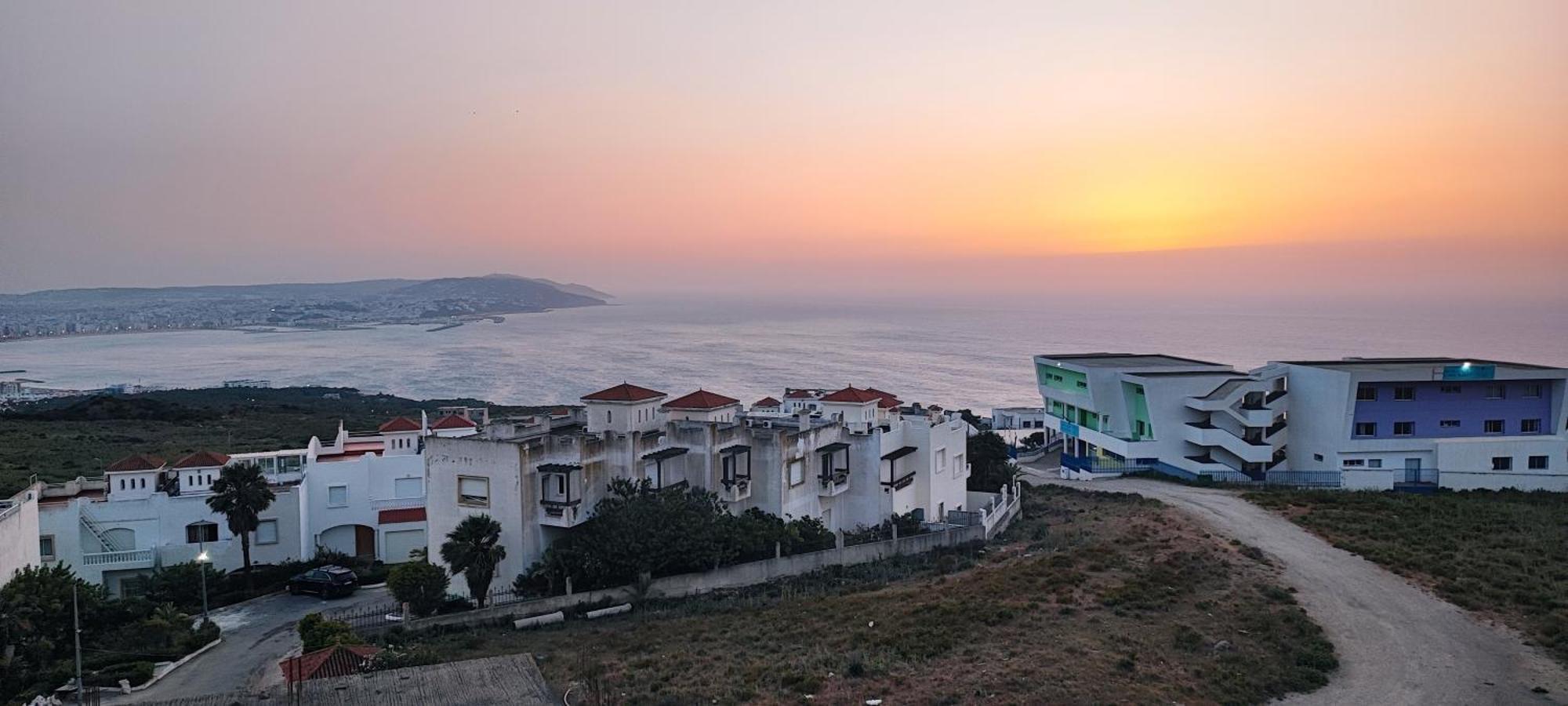 Magnifique Appartement De Standing A Tanger Avec Vue Sur Mer Et Acces Piscine Extérieur photo